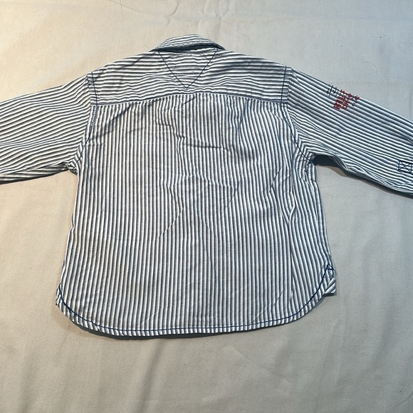Tommy Hilfiger - NWOT - Blue Button Down Shirt with Pinstripes - Picture 4 of 5